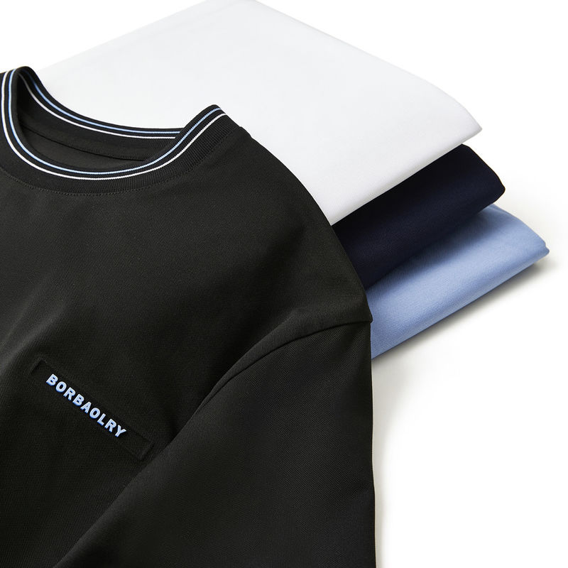 Camiseta corta de hombre con material de algodón de gran tamaño y logotipo personalizado en un diseño simple