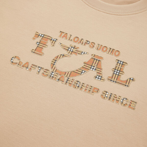 Amigable a la piel Respirable Casual de algodón Premium camiseta personalizada Impresión de su propio logotipo de marca personalizada 180-200gsm de alta calidad