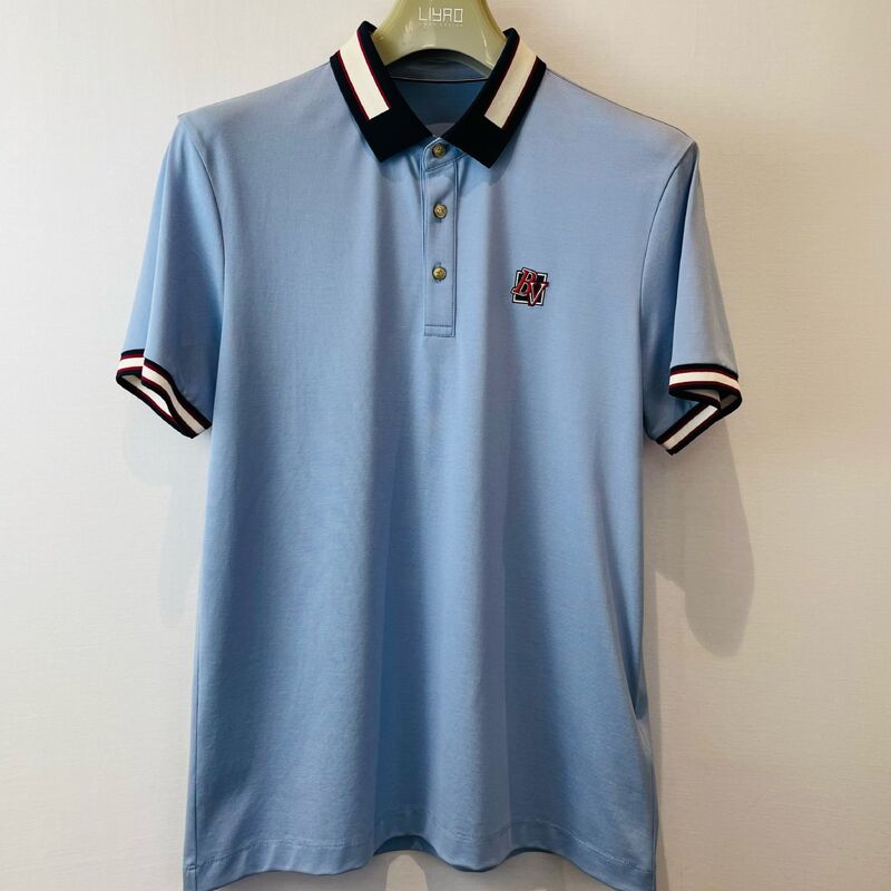 Camiseta de polo azul claro para hombres con cuello de contraste y logotipo bordado estilo casual de negocios Camisetas de polo Pique para hombres