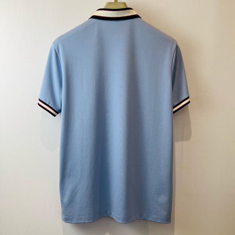 Camiseta de polo azul claro para hombres con cuello de contraste y logotipo bordado estilo casual de negocios Camisetas de polo Pique para hombres