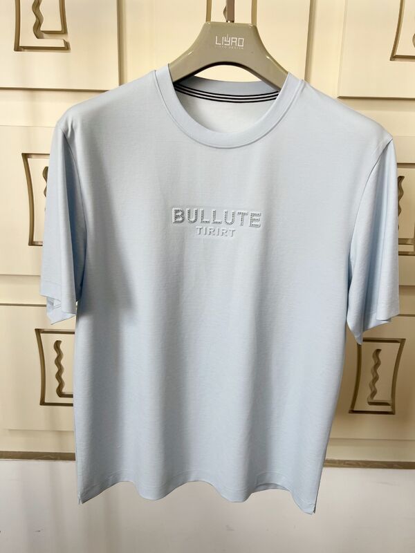 Camiseta de cuello redondo de lujo con estampado de logotipo, diseño que adopta proceso de gofrado de tela original más proceso de vinilo de transferencia térmica OEM/ODM