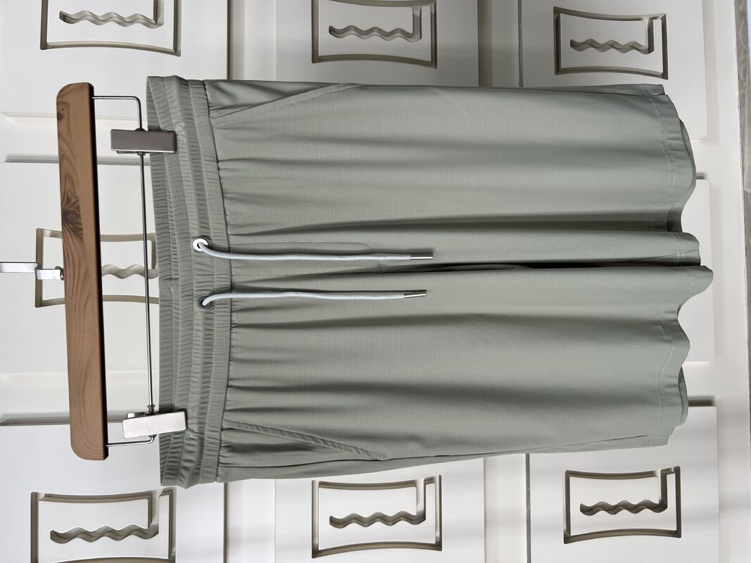 Personaliza el juego deportivo verde de oliva masculino - camiseta de manga corta y pantalones, camiseta de tela transpirable para hombres