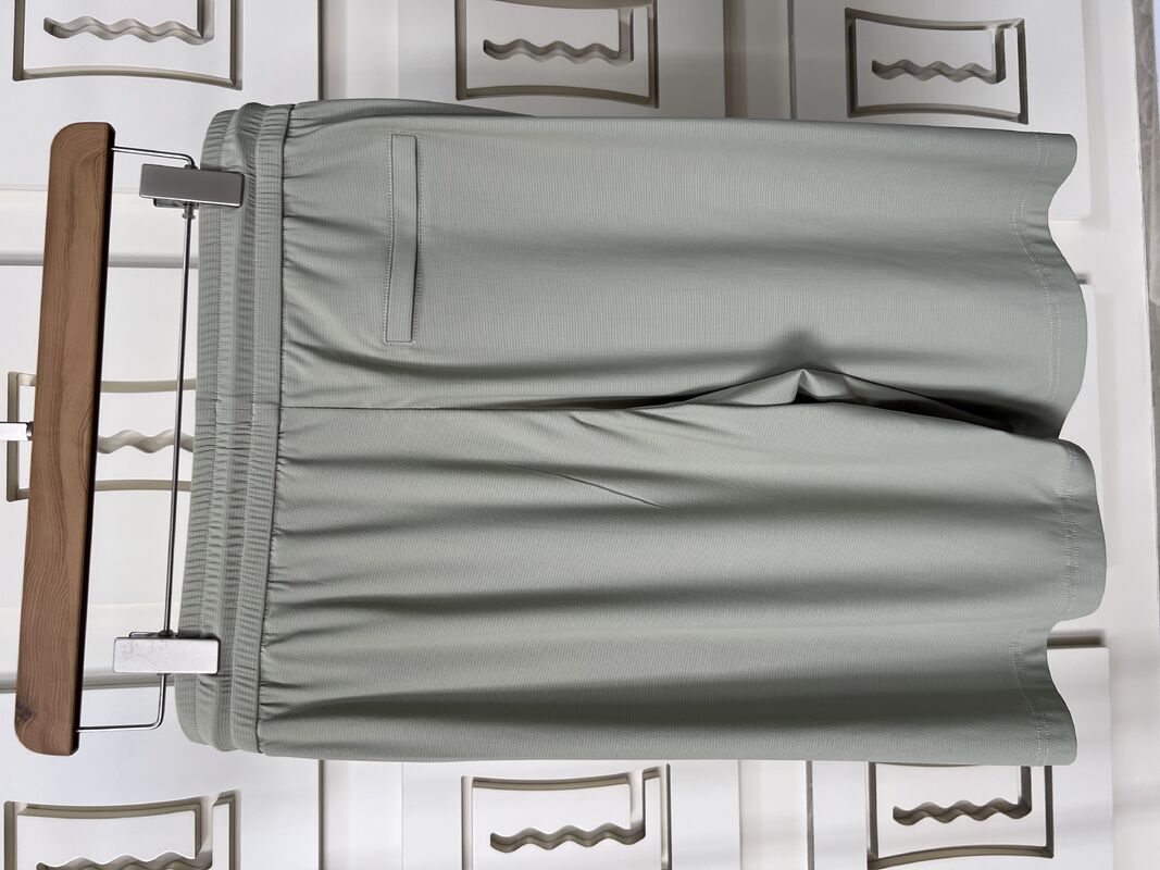 Personaliza el juego deportivo verde de oliva masculino - camiseta de manga corta y pantalones, camiseta de tela transpirable para hombres