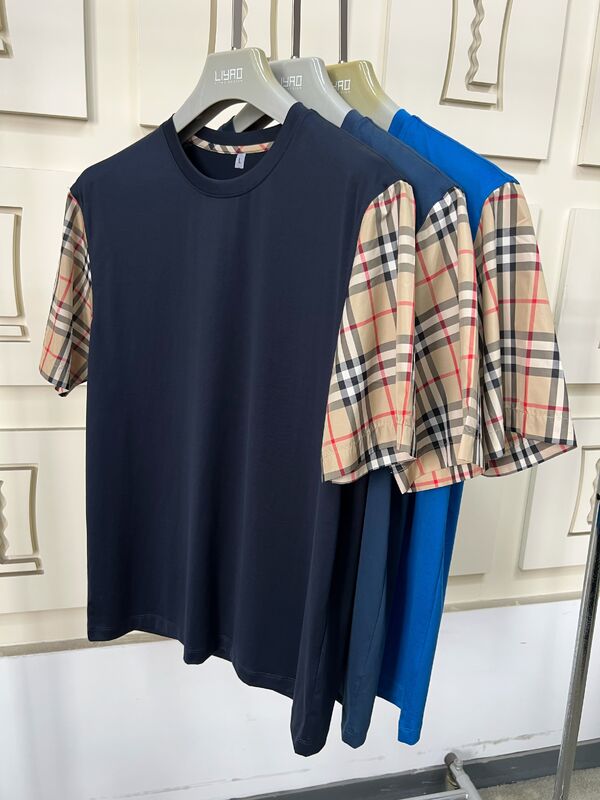 T-shirts de moda para hombres con mangas icónicas de cuadros, cuello de equipo regular, algodón de alta calidad