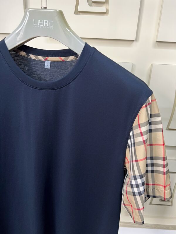 T-shirts de moda para hombres con mangas icónicas de cuadros, cuello de equipo regular, algodón de alta calidad